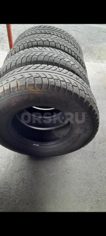 Продам комплект зимне шипованой резины 235×75 Р 15 нов.сост. - Орск