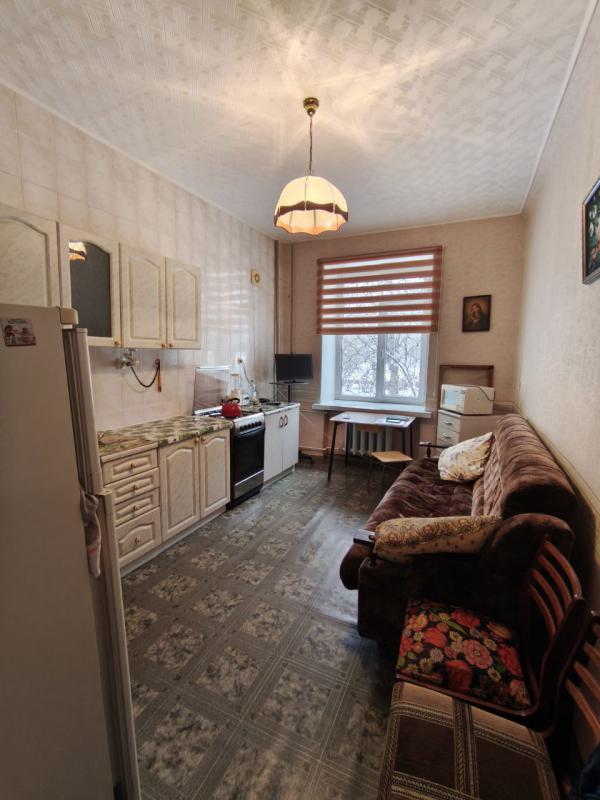 Продается 3-комнатная квартира по адресу: г. - Новотроицк