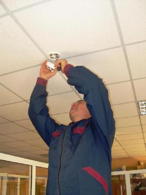 На постоянную работу требуется парень с водительским удостоверение кат. - Новотроицк