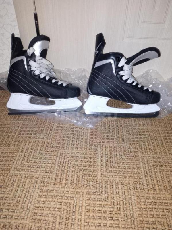 Продам новые коньки хоккейные 40 размер. - Орск