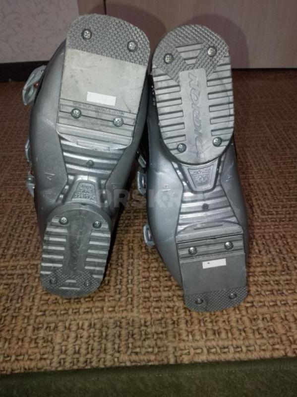 Продам в идеальном состоянии горнолыжные ботинки nordica 25 размер, все крепления и колодка целые. - Орск