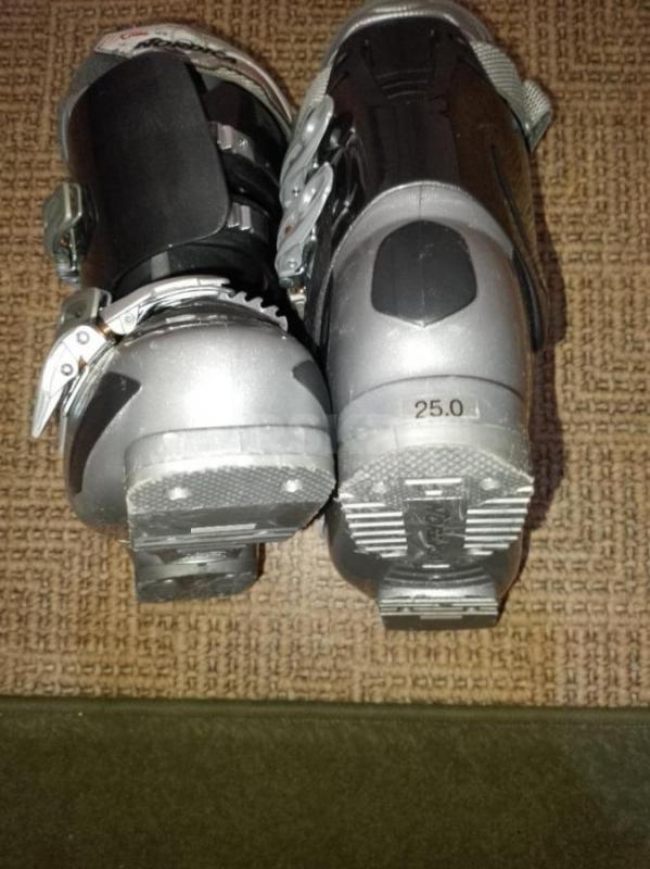 Продам в идеальном состоянии горнолыжные ботинки nordica 25 размер, все крепления и колодка целые. - Орск