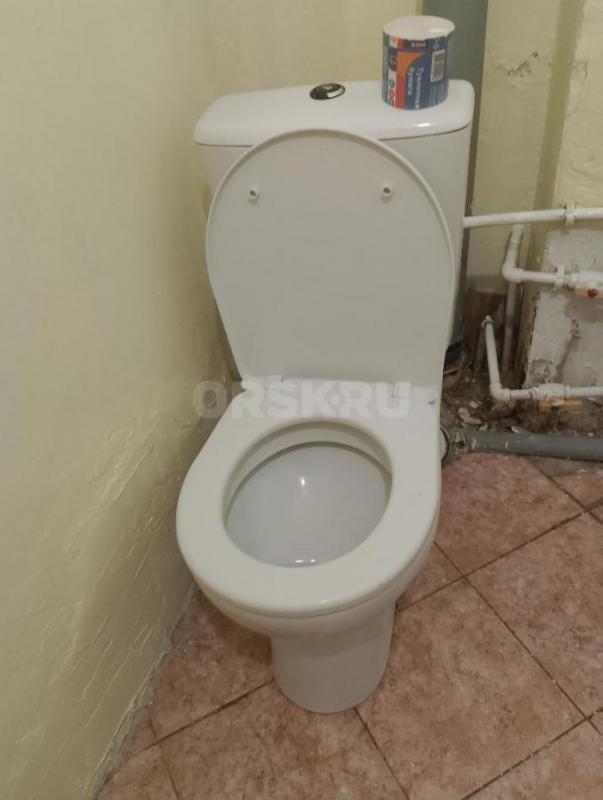 Сдается квартира 5/5, Комарова 20, рядом женская консультация, магазины,школы,дет.сады,парк Северный - Орск