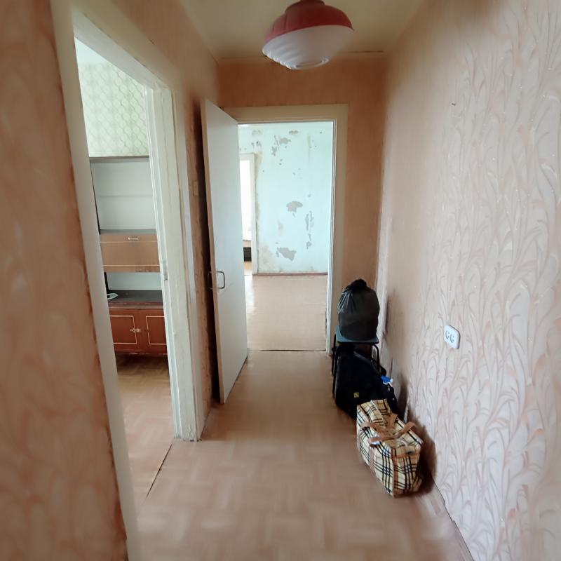 Продаётся просторная четырёхкомнатная квартира площадью 61.6 квадратных метров на третьем этаже пяти - Новотроицк