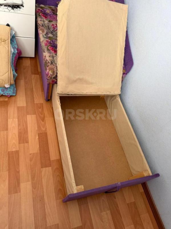 Диван софа
Ширина 75, длина в разобранном виде 2м - Орск