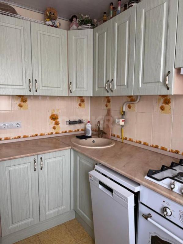 Сдам на длительный срок 2-х комнатную квартиру на втором этаже на пл. - Орск