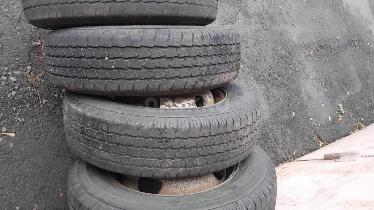 Продам комплект летней резины на дисках в отличном состоянии 185/75 R 16C на Газель, Два диска новые - Орск