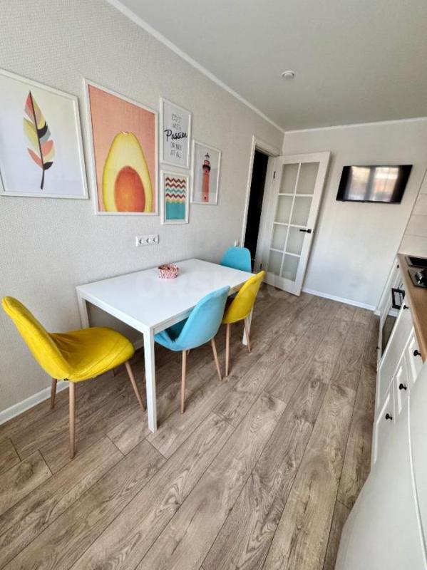 Продается трехкомнатная квартира 79.4 кв. - Орск