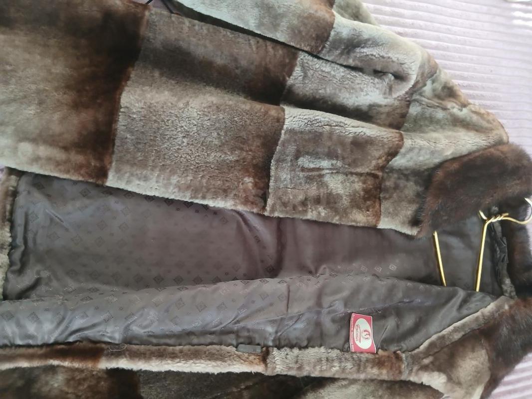 Продам натуральную мутон шубу ,с норковым воротником в хорошем состоянии. - Орск