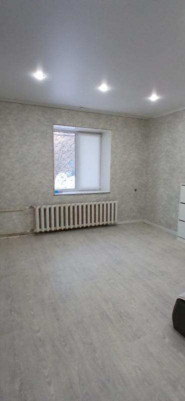 Продаётся однокомнатная квартира старого типа , г. - Новотроицк