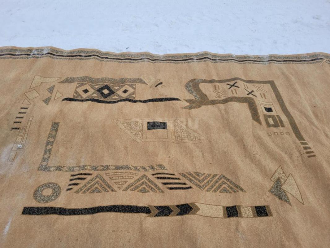 продам ковер чистый пользовались мало р5м 2.5 - Орск