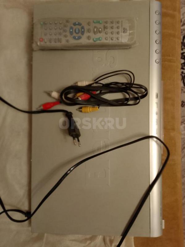 DVD плеер Эленберг рабочий только проблема с дисководом не разу не был в ремонте и не вскрывался. - Орск