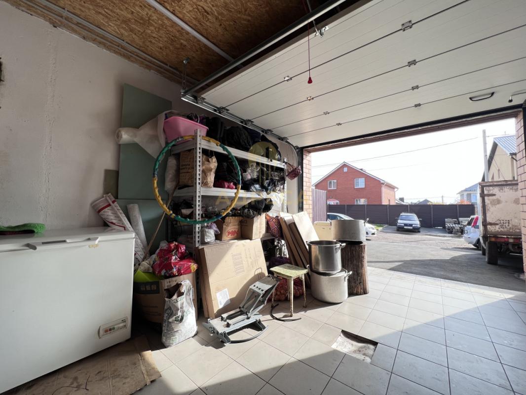 Продаётся просторный и надёжный дом для большой семьи, со всей необходимой инфраструктурой для комфо - Ленина