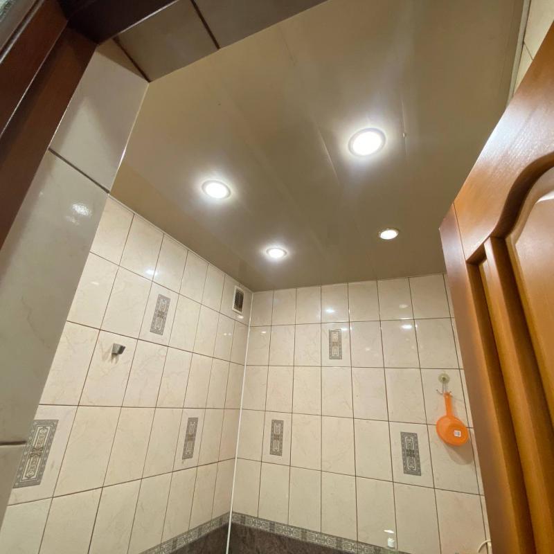 Продается очень теплая и тихая квартира в кирпичном доме,после свежего косметического ремонта, стены - Новотроицк