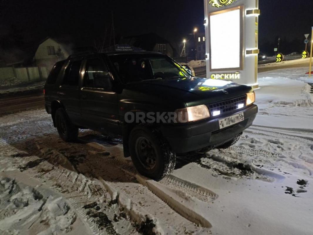 Продам настоящий внедорожник рамник Opel Frontera A, полный привод, документы все на руках,двигатель - Орск