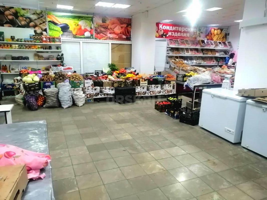 Сдается в аренду торговая площадь на первом этаже в ТЦ Скала. - Медногорск