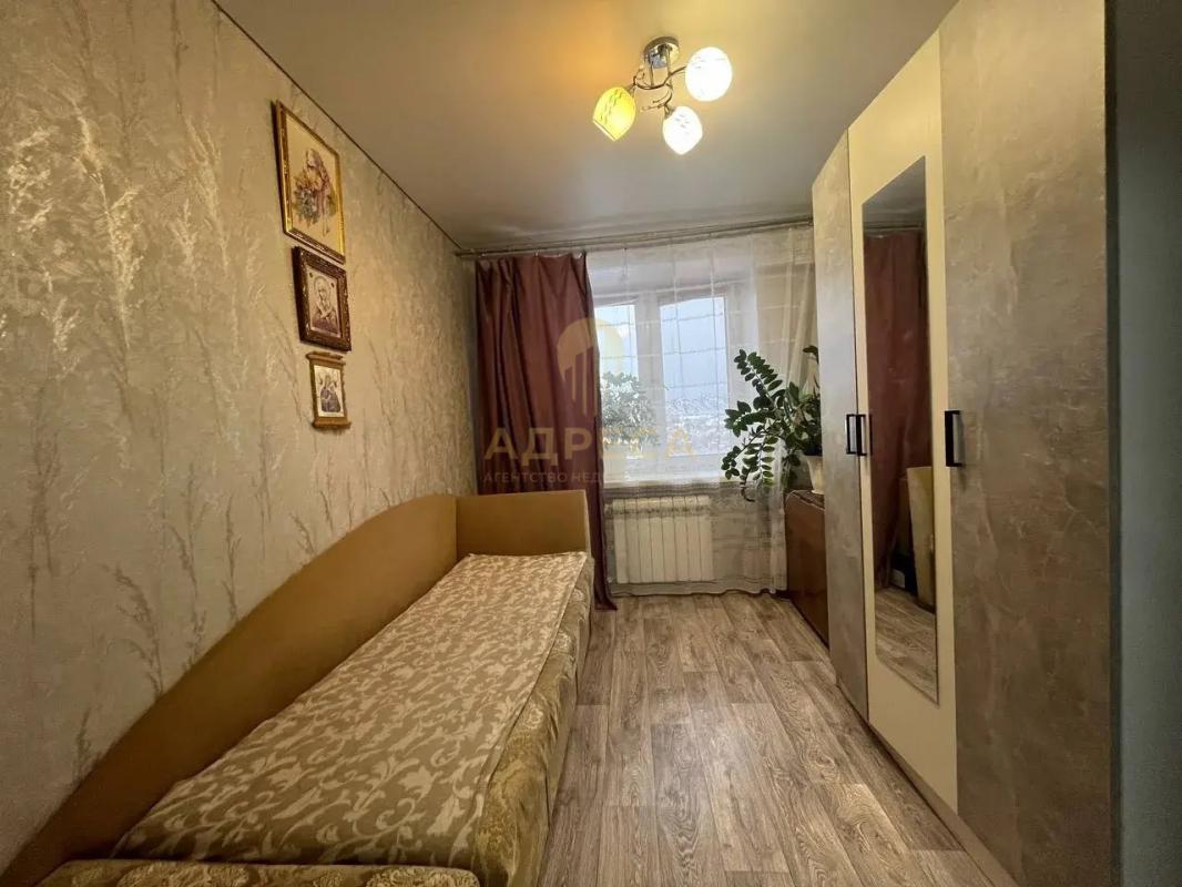 Продается  просторная и светлая 3-комнатная квартира в районе с развитой инфраструктурой. - Оренбург