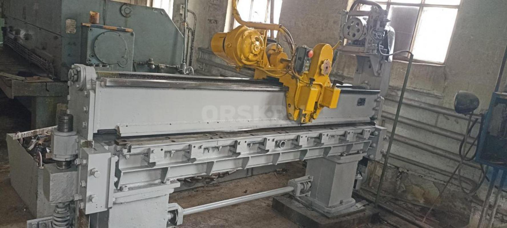 Продам станок  Б/У  для вырубки прямоугольных отверстий  в металле толщиной до 3мм   производства СС - Бузулук