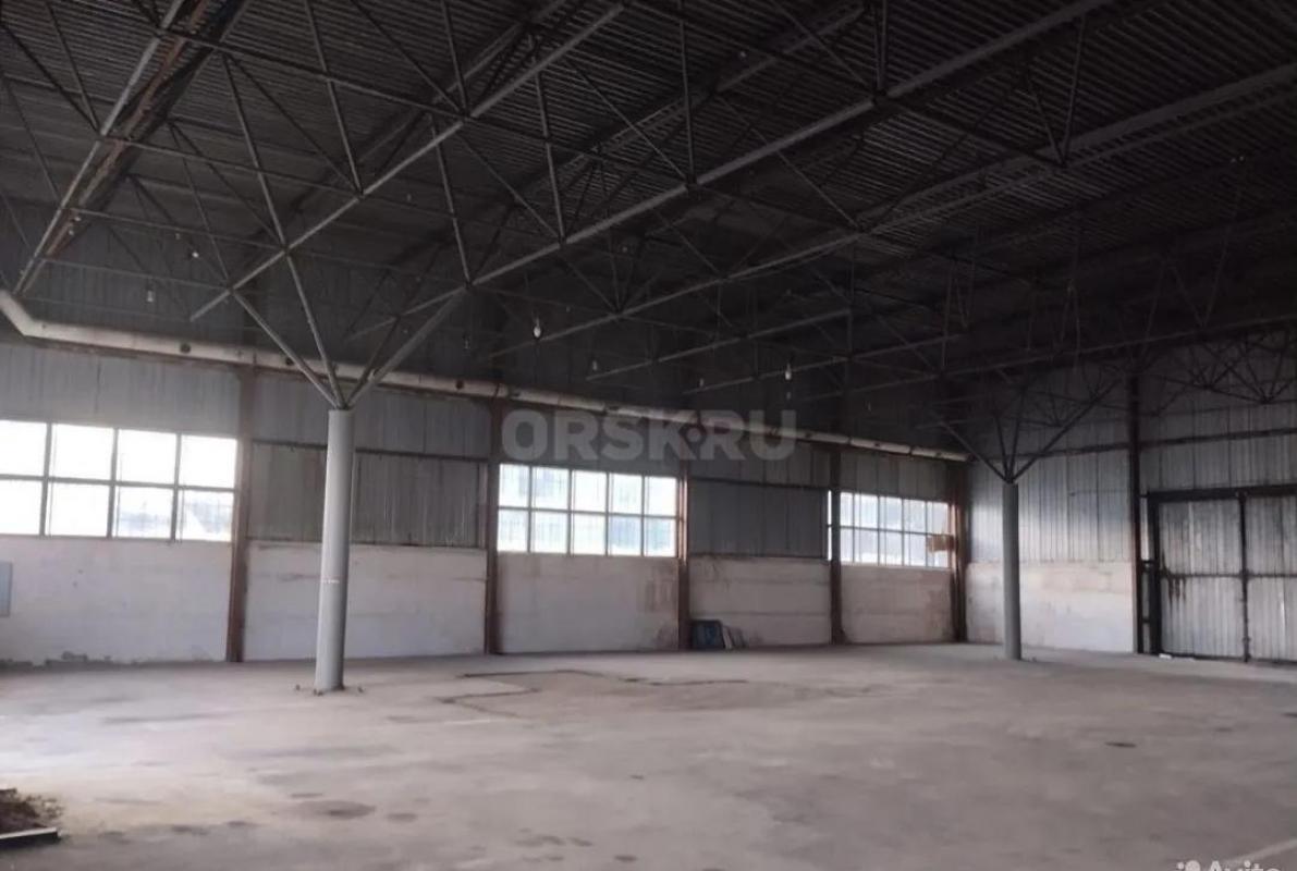 Сдается коммерческая территория 4 га с полным набором коммуникаций: асфальт, вода, канализация, газ, - Орск