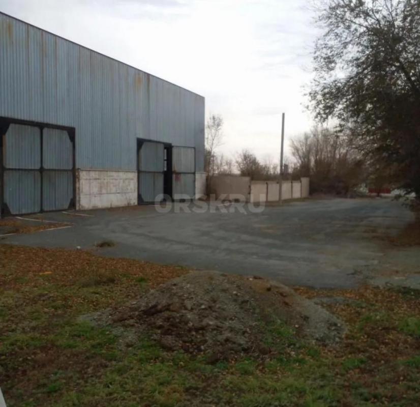 Сдается коммерческая территория 4 га с полным набором коммуникаций: асфальт, вода, канализация, газ, - Орск