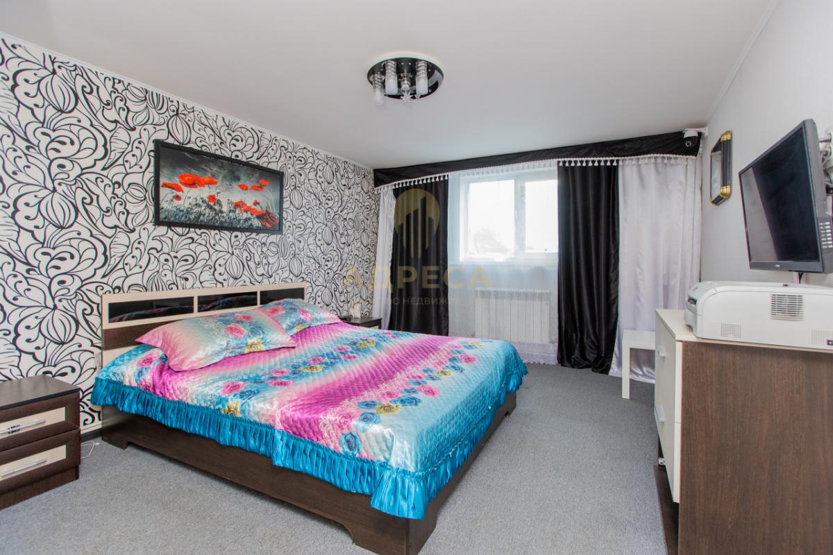 Продаётся 2-х этажный дом с земельным участком площадью 6 соток. - Оренбург