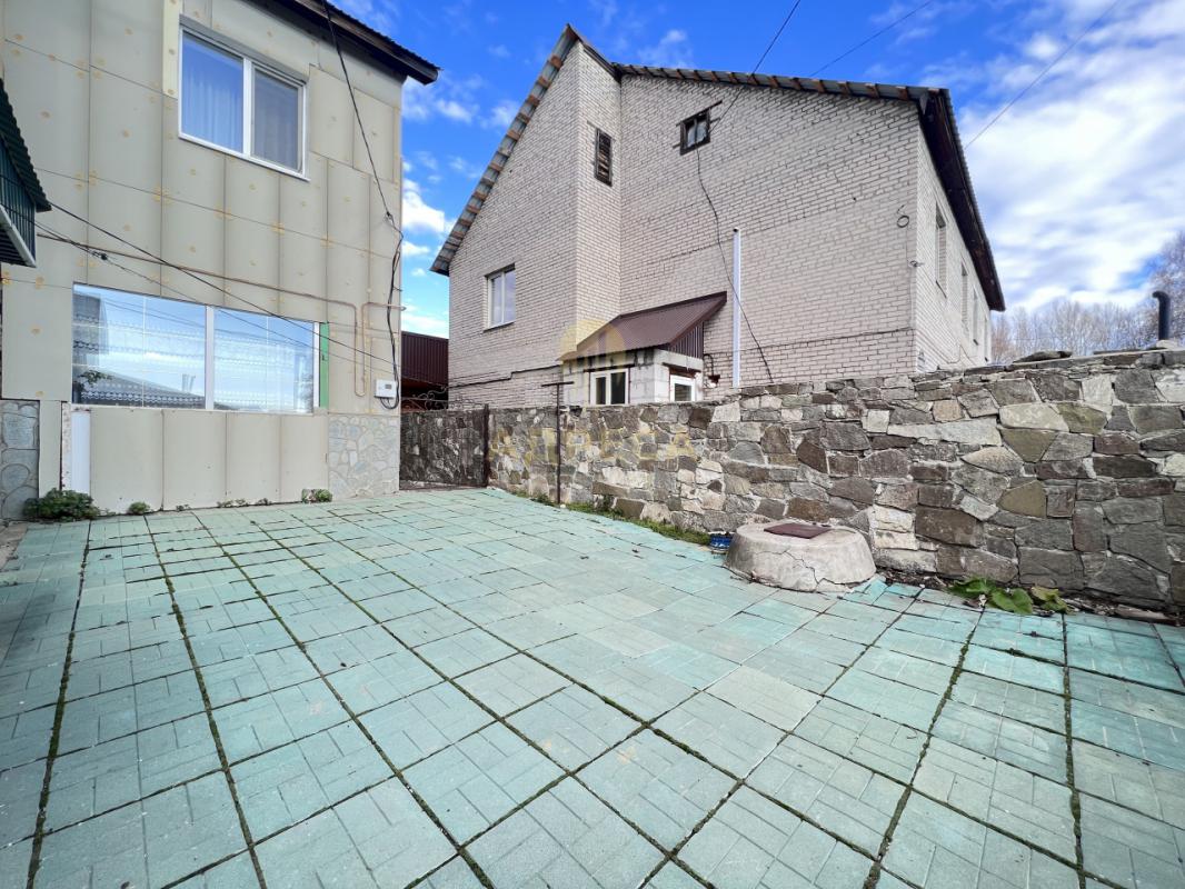 Продаётся 2-х этажный дом с земельным участком площадью 9 соток. - Кувандык