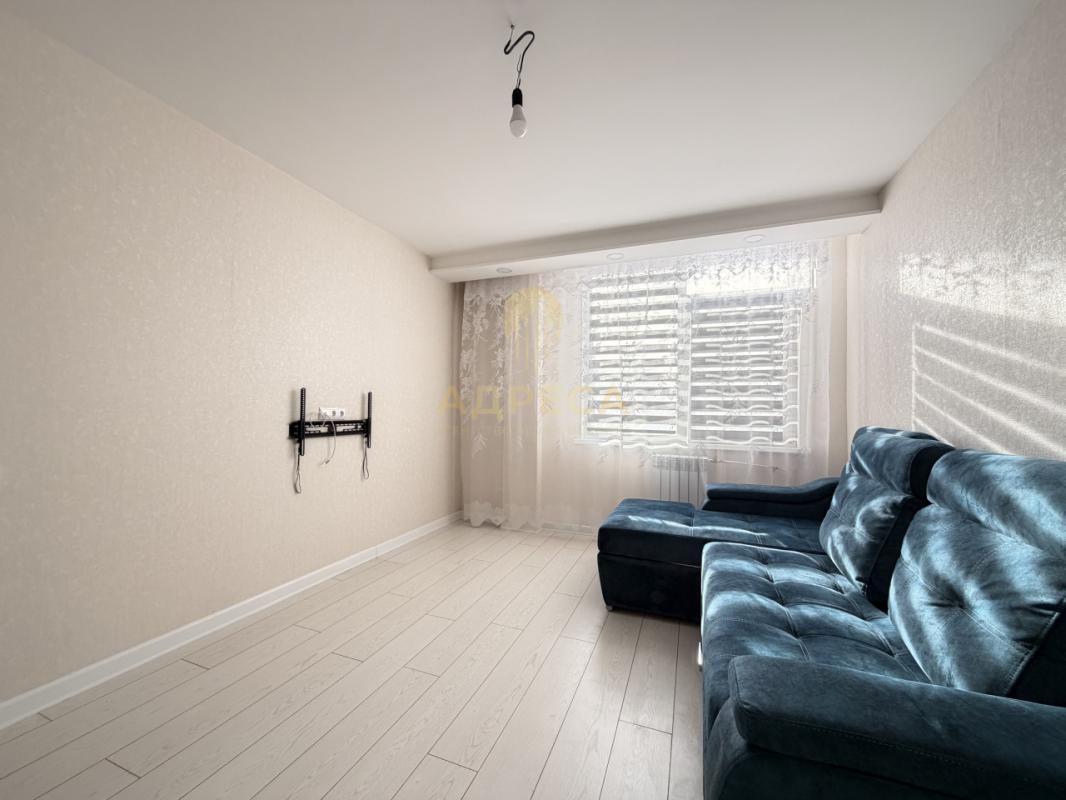 Продается квартира, полностью с ремонтом, расположенная на 1-м этаже 17 этажного дома. - Оренбург