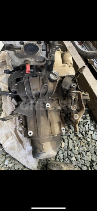 Продам запчасти на Рено Логан
В наличие двигатель 1.6 - 8 клапанная 
Кпп без нареканий 
Стартер - Орск