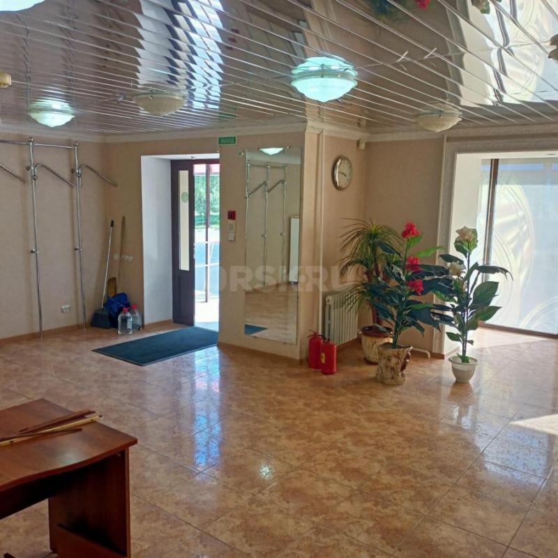 Сдаётся в аренду нежилое помещение (бывший магазин женской одежды) 49.4кв. - Орск