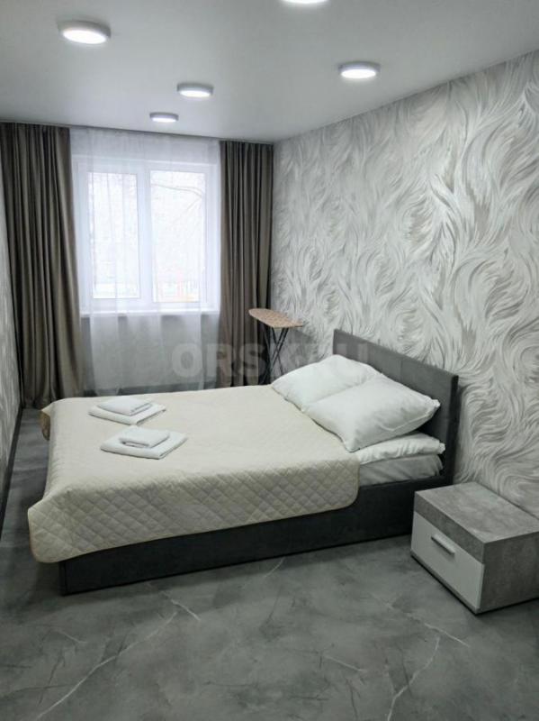 Посуточно 2ух комн квартира. - Орск