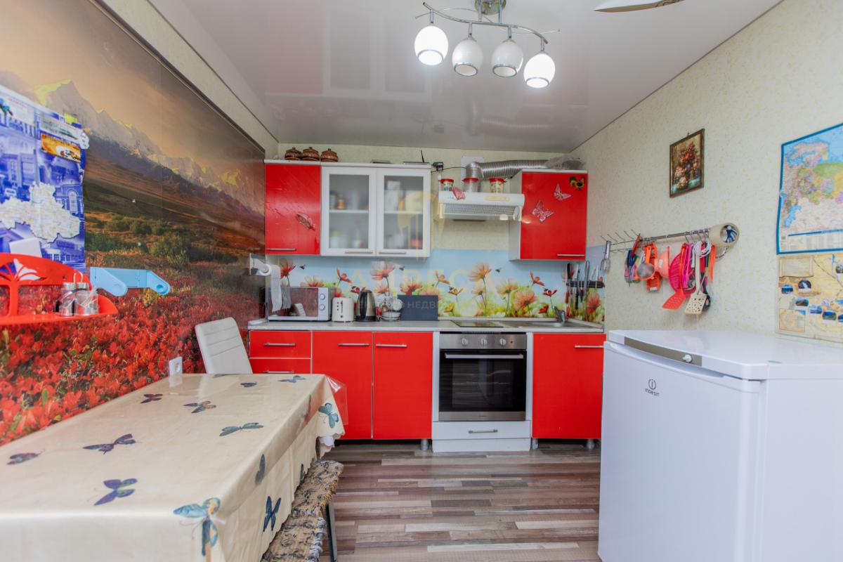 Продаётся 2-х этажный дом с земельным участком площадью 6 соток. - Оренбург