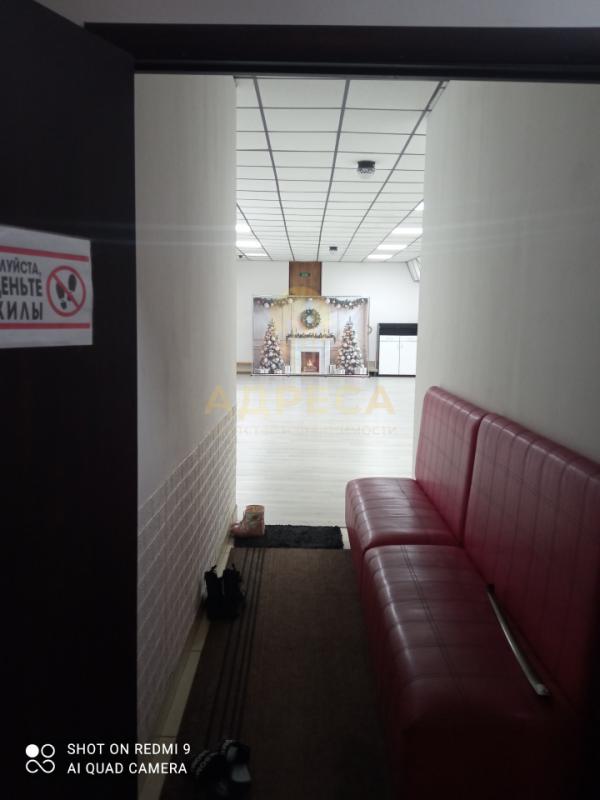 Продается Коммерческое 2-х этажное здание, (арендаторами) площадью 695,2 кв. - Оренбург