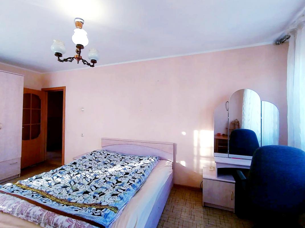 ПРОДАËТСЯ 3-Х КОМНАТНАЯ КВАРТИРА (СОРОКОПЯТКА), НА 4 ЭТАЖЕ, 5-ТИ ЭТАЖНОГО ДОМА
ОСТАНОВКА - НОВОТРОИЦ - Новотроицк