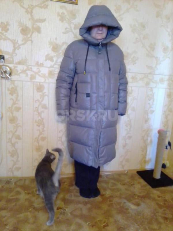 Пуховик р.58 в идеальном состоянии, носили 1 сезон, + в дар джинсовая ветровка,
удлиненная в отличн - Орск