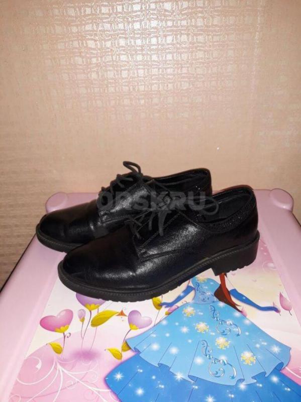 Кроссовки ( первые и вторые по стельке 24,5 см, третьи по стельке 26 см, ) в отличном состоянии по 3 - Орск