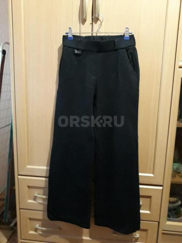 Кроссовки ( первые и вторые по стельке 24,5 см, третьи по стельке 26 см, ) в отличном состоянии по 3 - Орск