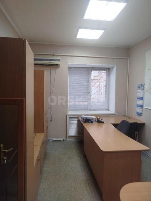 Сдаются офисные помещения на 1-2 этаже двухэтажного здания в центре города по адресу: г. - Орск