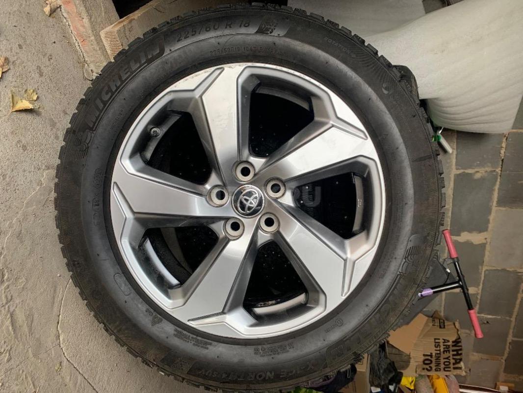 Продам комплект колес на Тойота рав 4 оригинал 225/60/18 Мишлен зима + бриджстоун лето - Новоорск