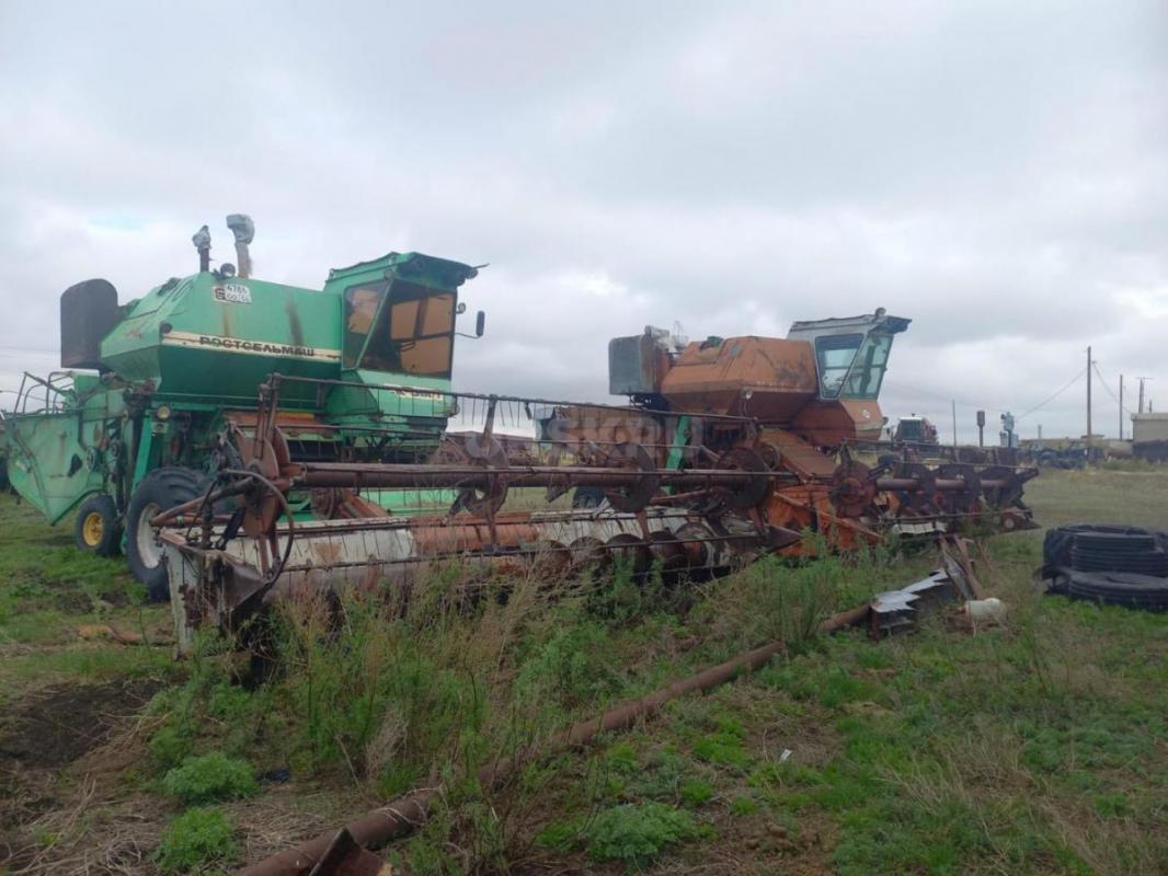 В связи со сменой деятельности продается пресс подборщик сипма, комбайны «НИВА», сеялки «Омички», жа - Гай