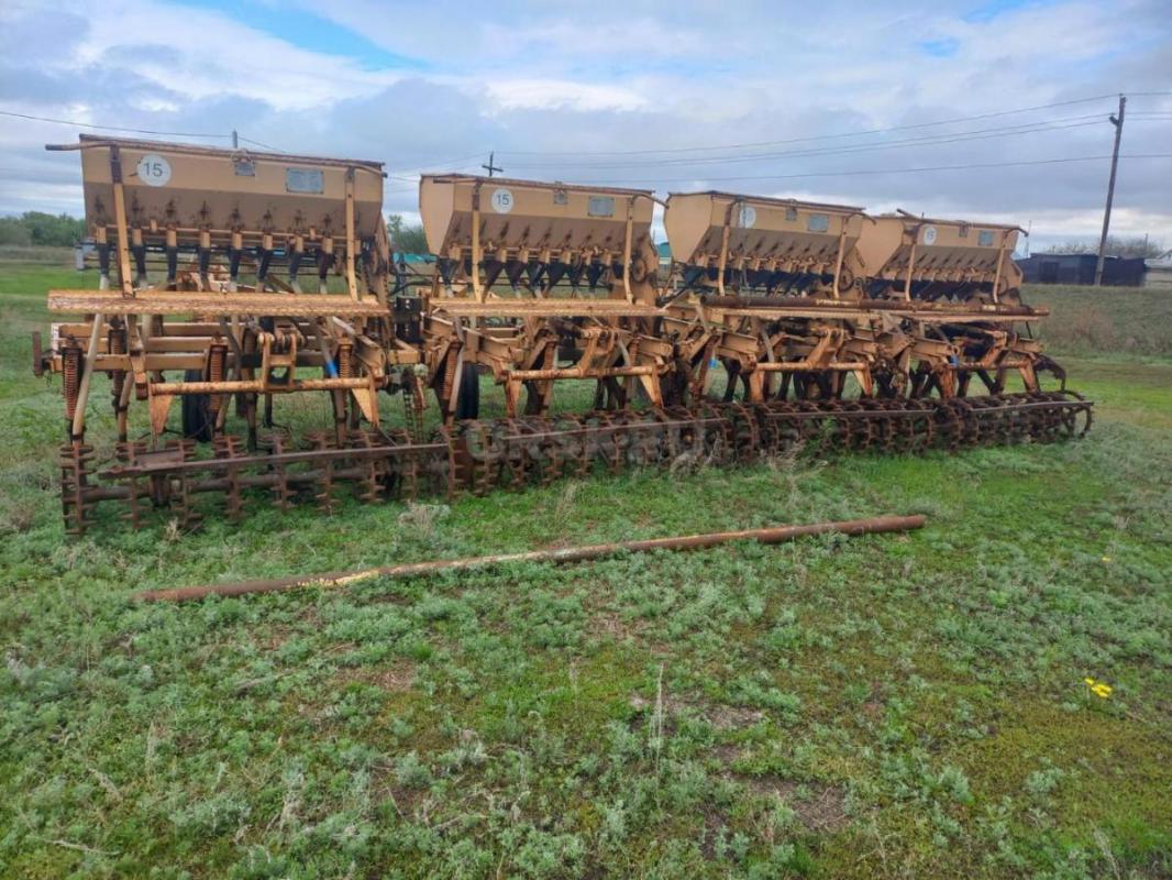 В связи со сменой деятельности продается пресс подборщик сипма, комбайны «НИВА», сеялки «Омички», жа - Гай