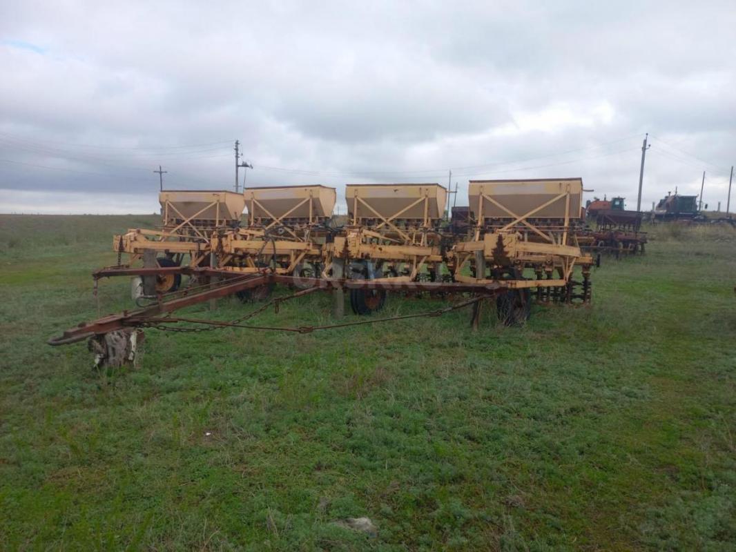 В связи со сменой деятельности продается пресс подборщик сипма, комбайны «НИВА», сеялки «Омички», жа - Гай