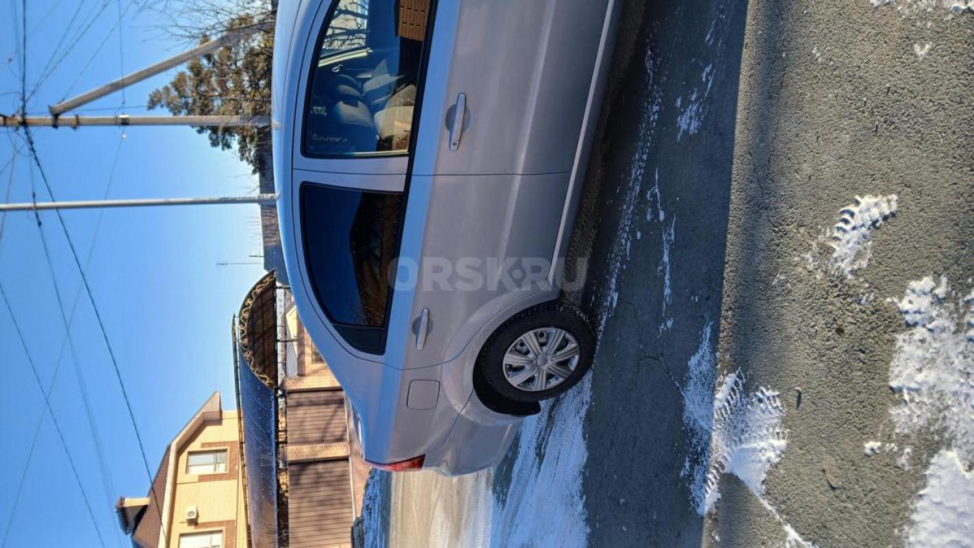 В хорошем состоянии, магнитола андроид, кондиционер работает,хороший авто для начинающих водителей, - Орск