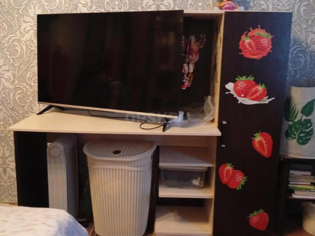 Продам компьютерный стол со шкафом всего 1000 - Орск