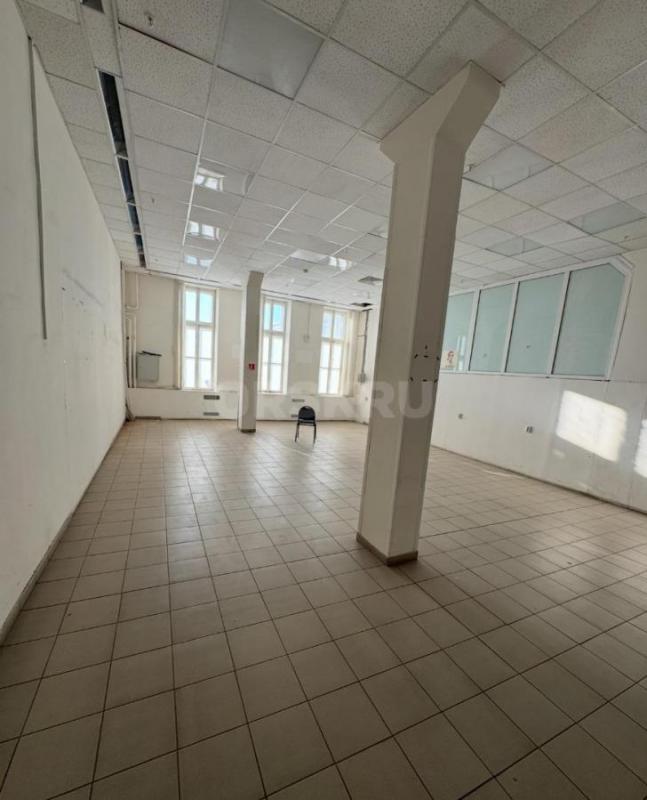 Сдам в аренду нежилые помещения в здании ТЦ ЯШМА на 3 этаже, площадью 300,660, 100, 80 кв м Возможен - Орск