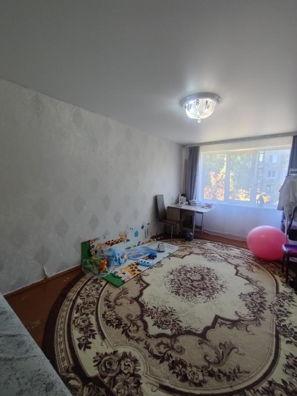 Продаётся уютная двухкомнатная квартира (распашонка) площадью 47.3 квадратных метров на четвёртом эт - Новотроицк