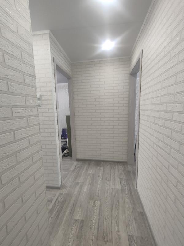 Продаётся уютная двухкомнатная квартира (распашонка) площадью 47.5 квадратных метров на четвёртом эт - Новотроицк