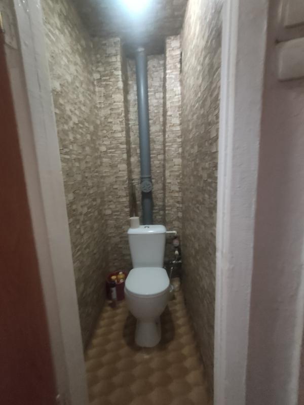 Продаётся уютная двухкомнатная квартира площадью 43.8 квадратных метров на пятом этаже пятиэтажного - Новотроицк