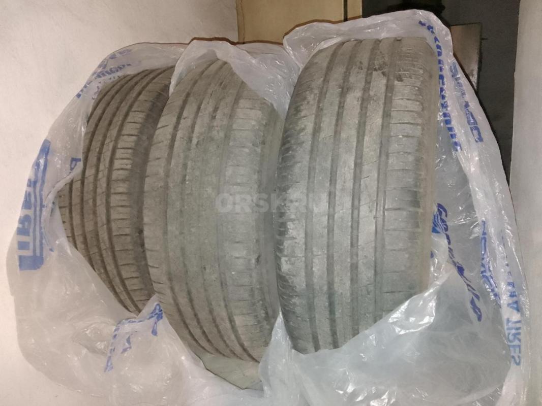 Продам летнюю резину  (комплект 4шт.)215/55/R17, состояние отличное. - Орск