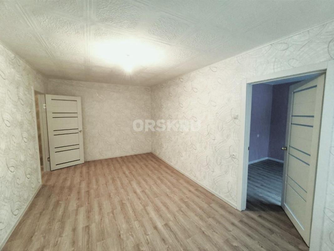 Предлагается к приобретению уютная двухкомнатная квартира общей площадью 40.3 квадратных метров, рас - Орск