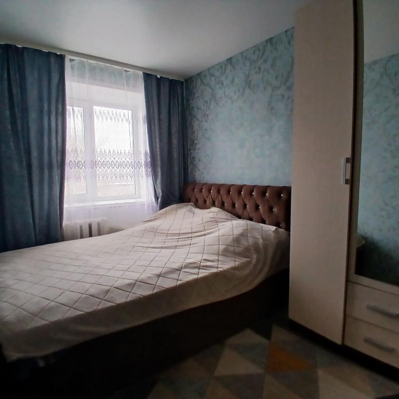 Продается двухкомнатная квартира с раздельными ходами  по адресу г. - Новотроицк